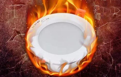 品質(zhì)，為安全護(hù)航，藝光多功能應(yīng)急筒燈 | 全阻燃ABS材質(zhì)